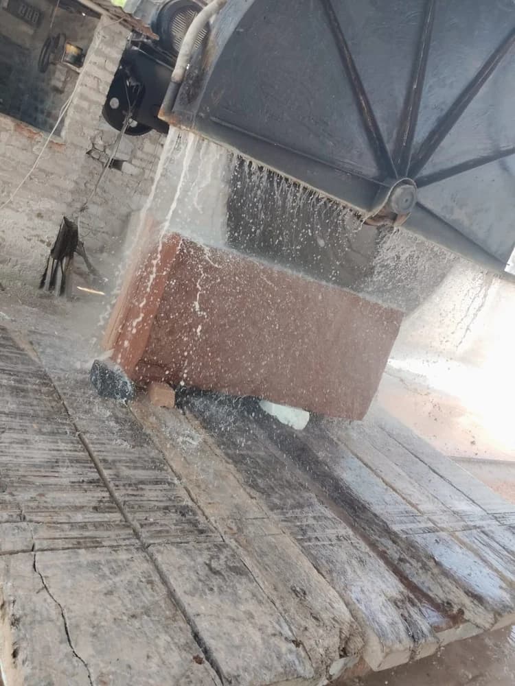 Natural stone wall surface